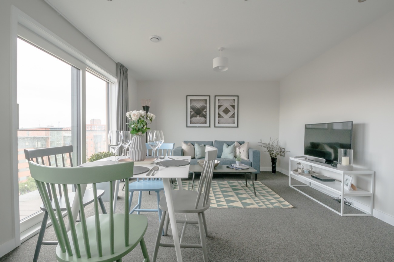 2 bed apartment Pomona Wharf